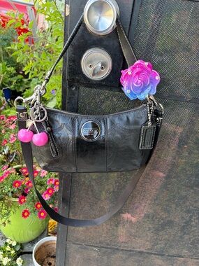 Gorgeous Y2k vintage Coach Soho Hobo black patent Glossy liquid leather bag